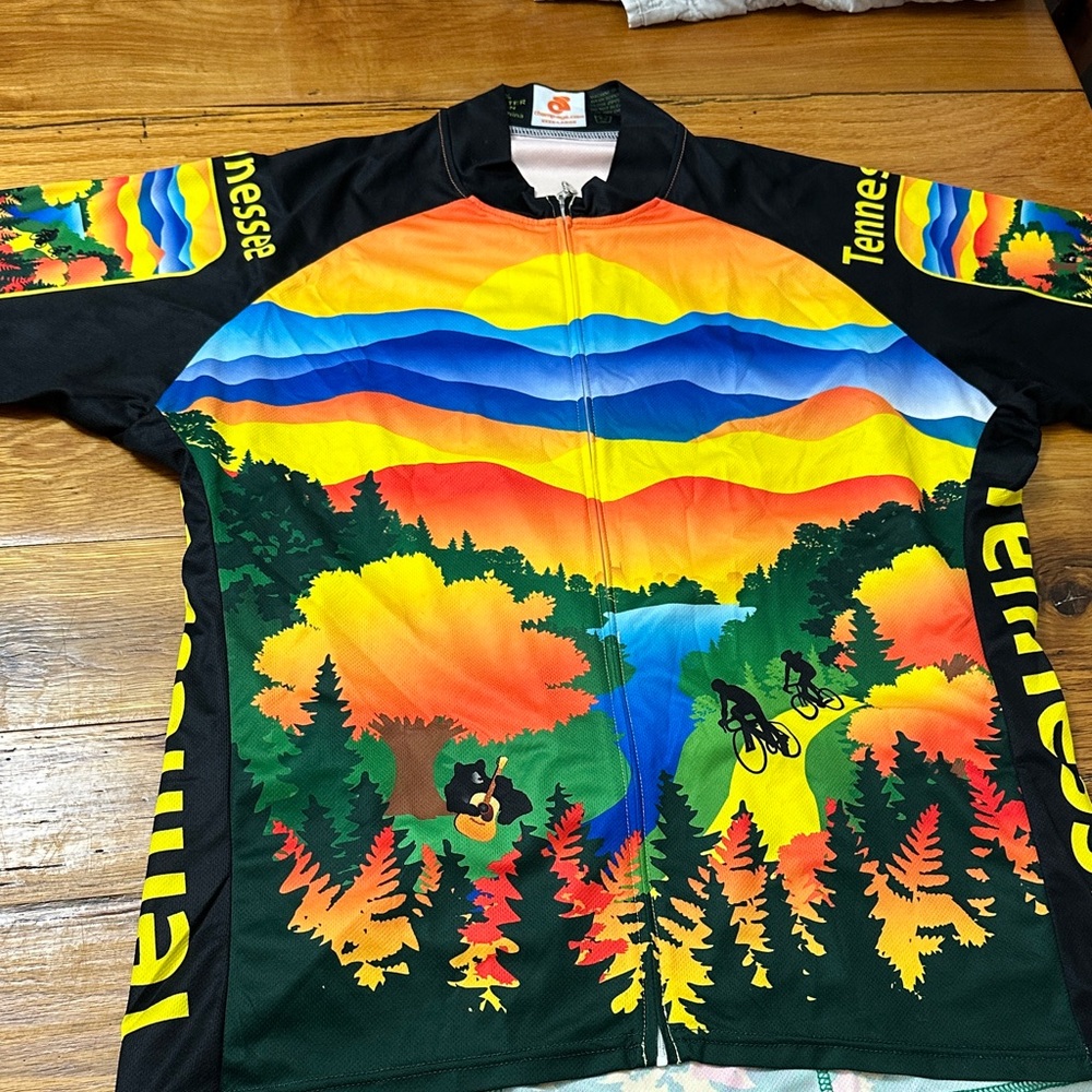 Colorful Cycling Jersey with Scenic Design